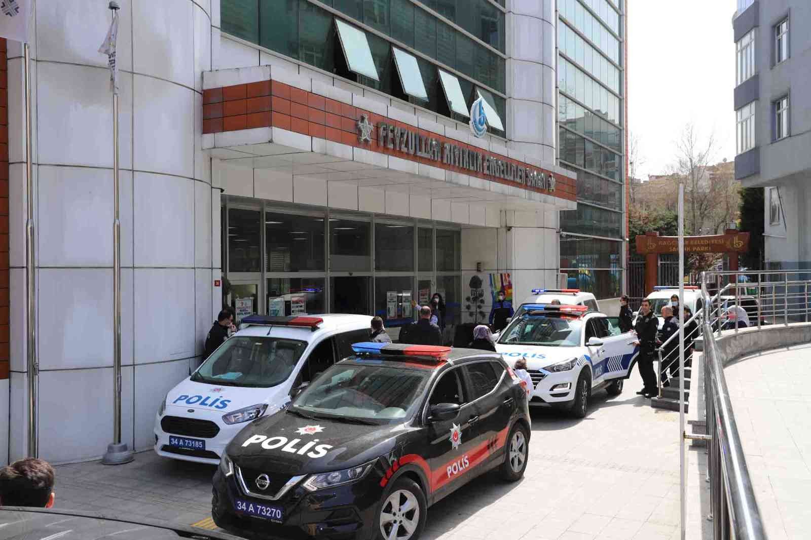 Türk Polis Teşkilatı’nın 177. yılı dolayısıyla düzenlenen etkinlikte Bağcılar Belediyesi Feyzullah Kıyıklık Engelliler Sarayı kursiyerleri, bir ...