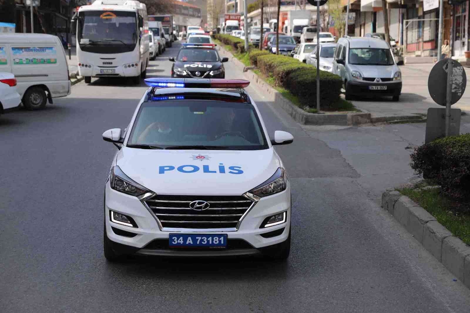 Türk Polis Teşkilatı’nın 177. yılı dolayısıyla düzenlenen etkinlikte Bağcılar Belediyesi Feyzullah Kıyıklık Engelliler Sarayı kursiyerleri, bir ...