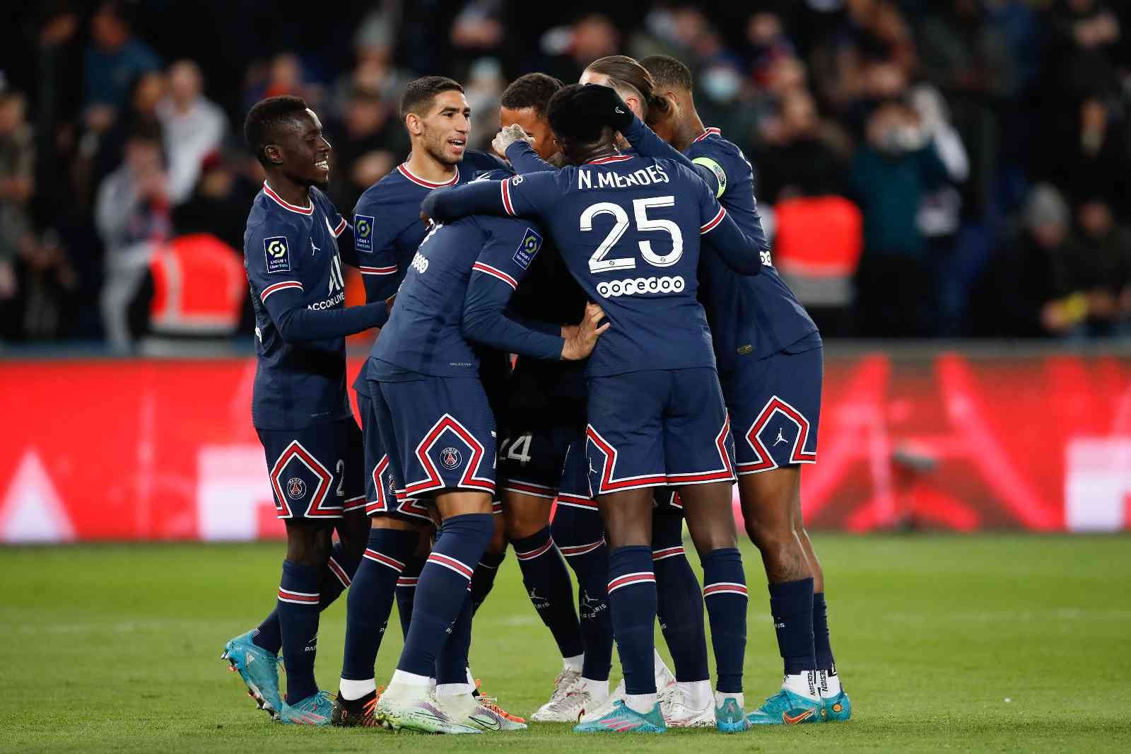 Paris Saint-Germain, Fransa Ligue 1’de konuk ettiği Lens ile 1-1 berabere kalarak bitime 4 hafta kala şampiyonluğunu ilan etti. Paris ekibi, bu ...