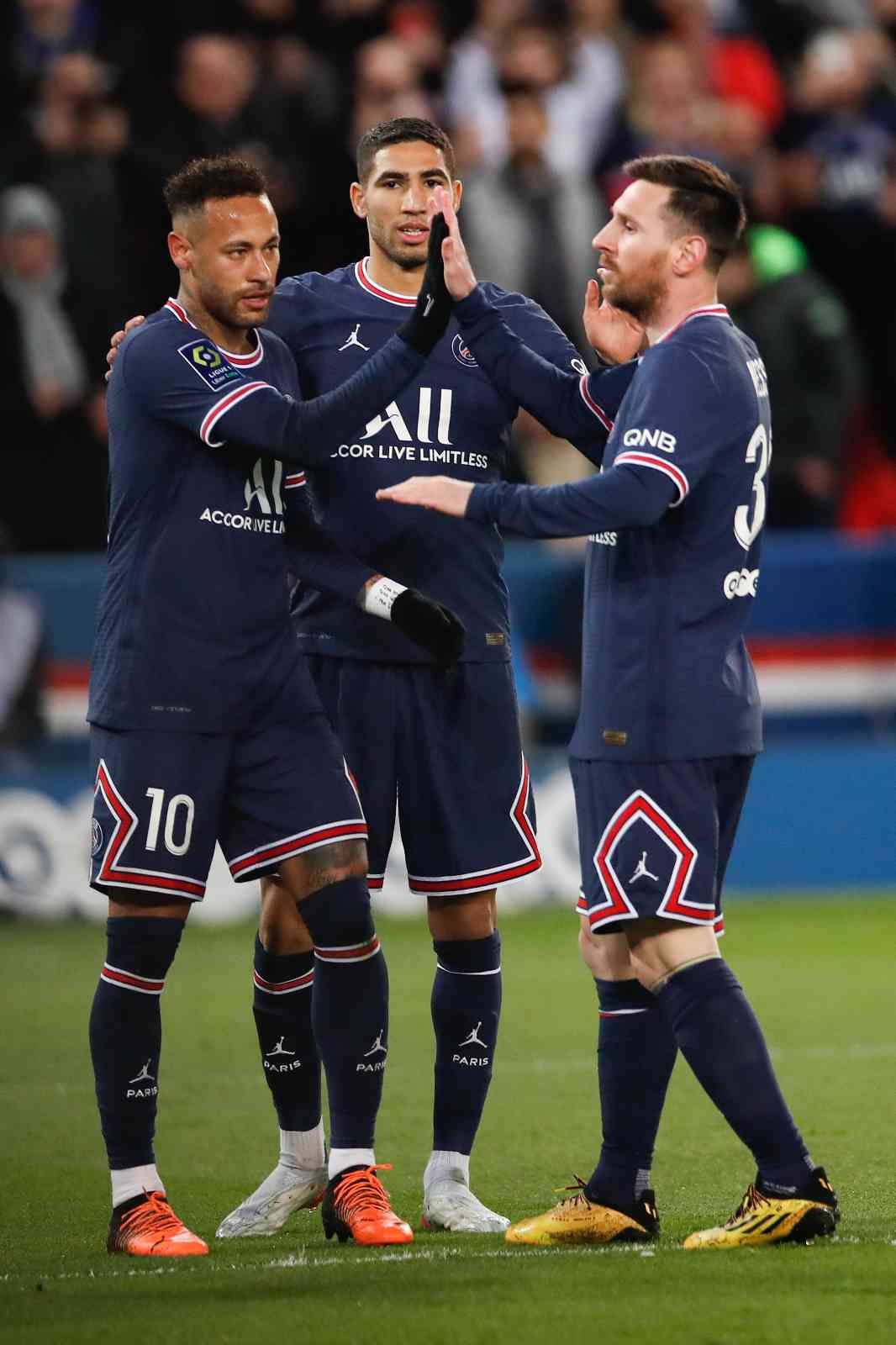 Paris Saint-Germain, Fransa Ligue 1’de konuk ettiği Lens ile 1-1 berabere kalarak bitime 4 hafta kala şampiyonluğunu ilan etti. Paris ekibi, bu ...