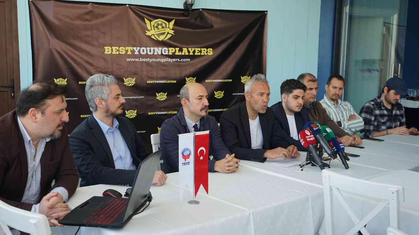 TSYD Bursa Şubesi önemli bir tanıtıma ev sahipliği yaptı. Futbolun yeni yıldızlarının sahne alacağı Best Young Players kampı 18-22 Mayıs ...