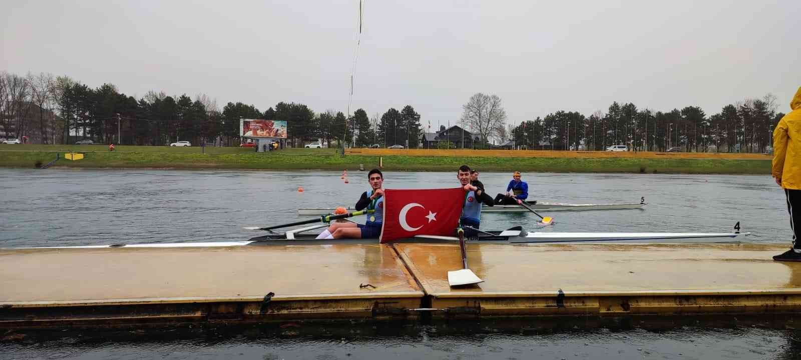 Uluslararası Zagreb Kürek Yarışlarında (Croatia Open) Türkiye Kürek Milli Takımı, Genç ve Yıldız kategorilerinde 3 altın ve 2 gümüş madalya ...