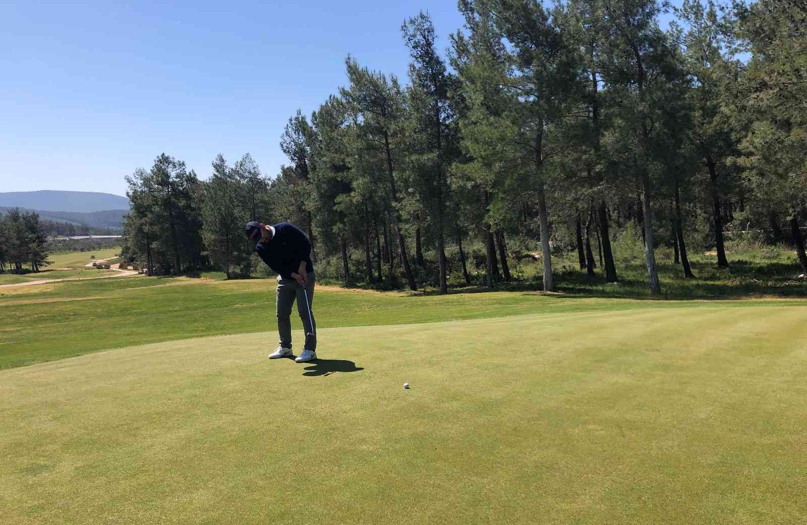 Türkiye Golf Federasyonu (TGF), golf kulüpleri arasında sportif rekabet ortamının sağlanması, kulüp üyesi sporcuların takım olarak yüksek ...