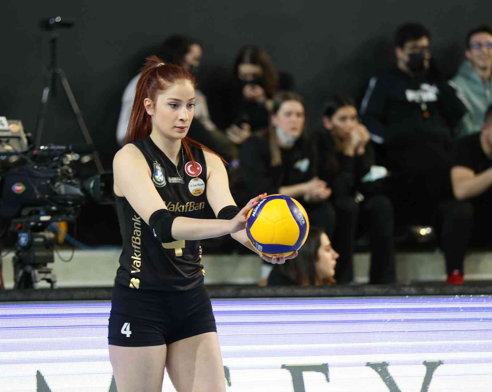 VakıfBank Başantrenörü Giovanni Guidetti, Fenerbahçe ile oynanacak CEV Şampiyonlar Ligi yarı final rövanş karşılaşması öncesi, "Takımımıza ve ...