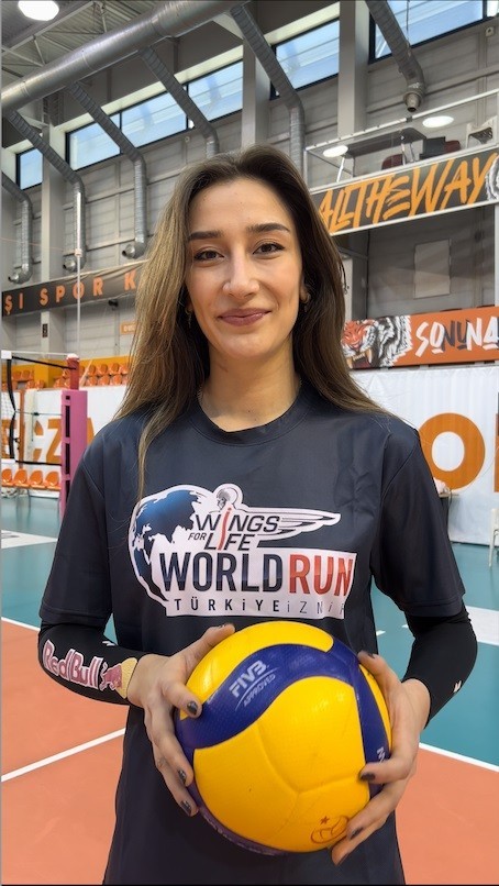 Türkiye’nin yetiştirdiği en yetenekli voleybolculardan olan Red Bull sporcusu Hande Baladın, dünyanın en büyük iyilik koşularından biri olarak ...