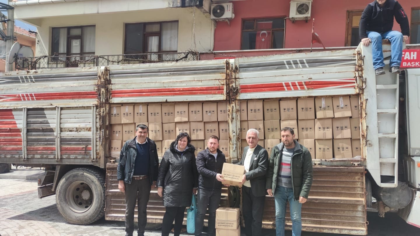 Çanakkale bölgesinde bulunan hayırsever bir iş insanı, Ramazan ayı sebebiyle ihtiyaç sahiplerine ulaştırılması için 3 bin adet gıda erzak kolisi ...