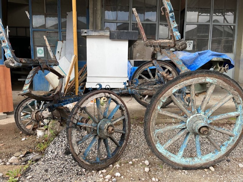 Edirne’de hobi olarak minyatür talika, fayton ve tarım aletleri yapmaya başlayan adam, kısa sürede işin sanatkarı oldu. Abacı’nın ahşaba olan ...