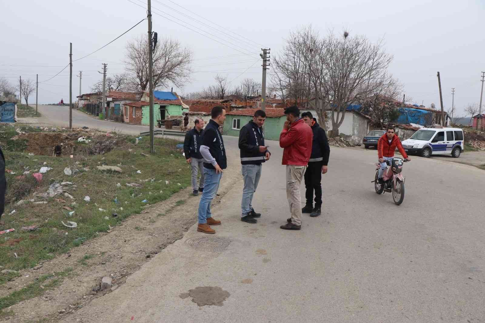 Edirne’nin Keşan ilçesinde polis ekiplerince yapılan huzur ve güven uygulamasında gözaltına alınan 5 şüpheliden biri tutuklandı. Keşan İlçe ...