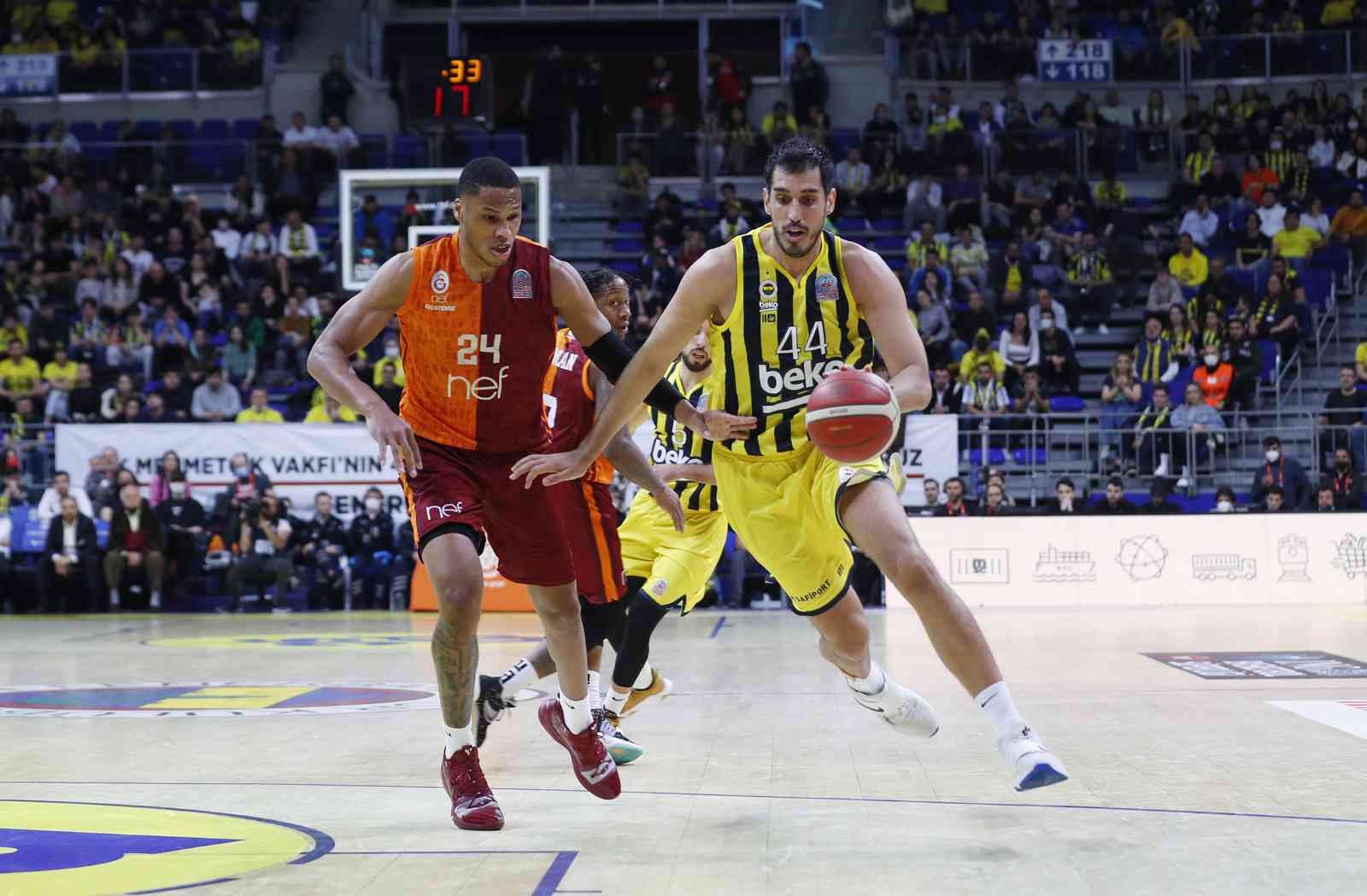 ING Basketbol Süper Ligi’nin 27. haftasında Fenerbahçe Beko, sahasında karşı karşıya geldiği Galatasaray NEF’e 76-70’lik skorla mağlup oldu ...