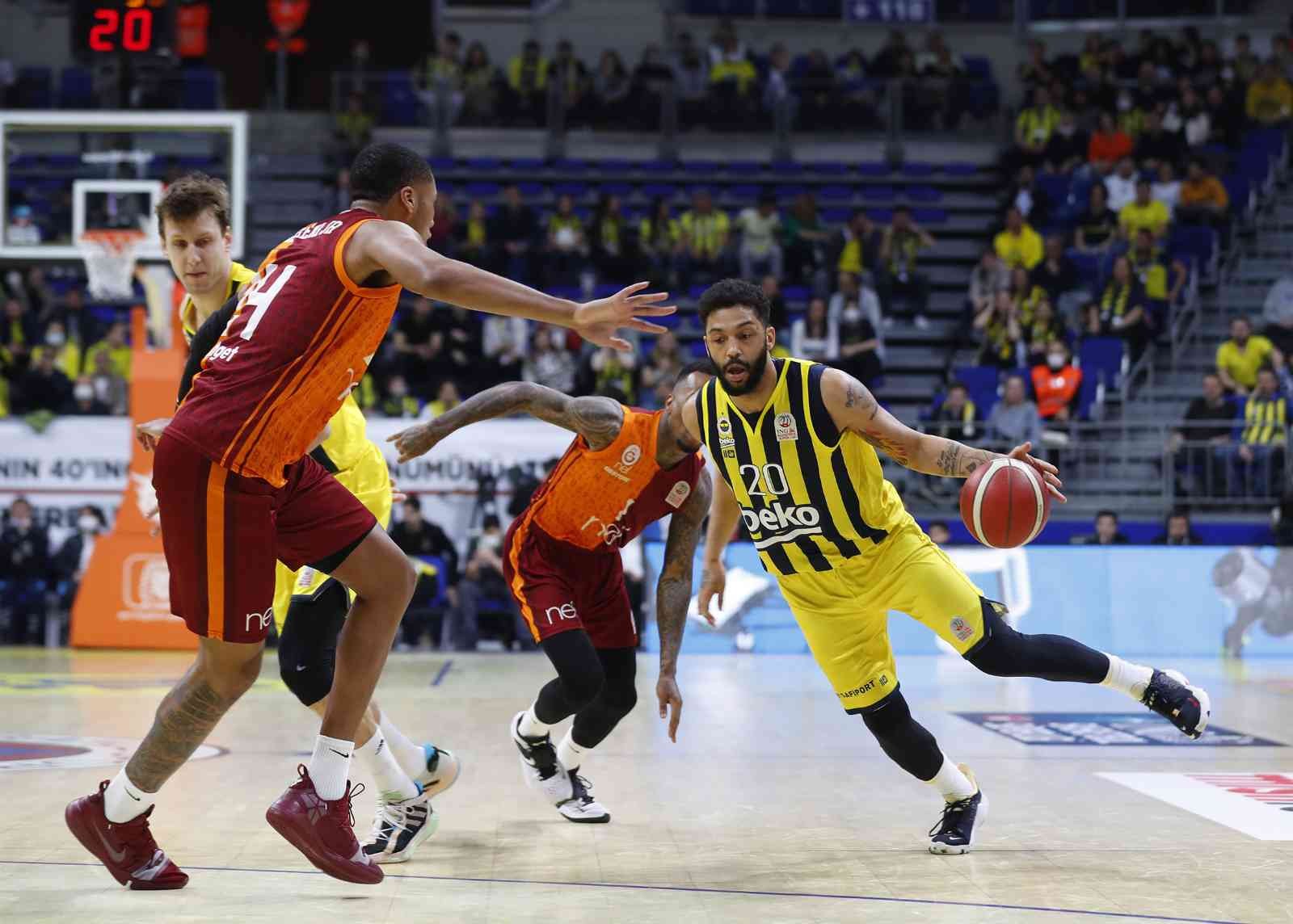 ING Basketbol Süper Ligi’nin 27. haftasında Fenerbahçe Beko, sahasında karşı karşıya geldiği Galatasaray NEF’e 76-70’lik skorla mağlup oldu ...