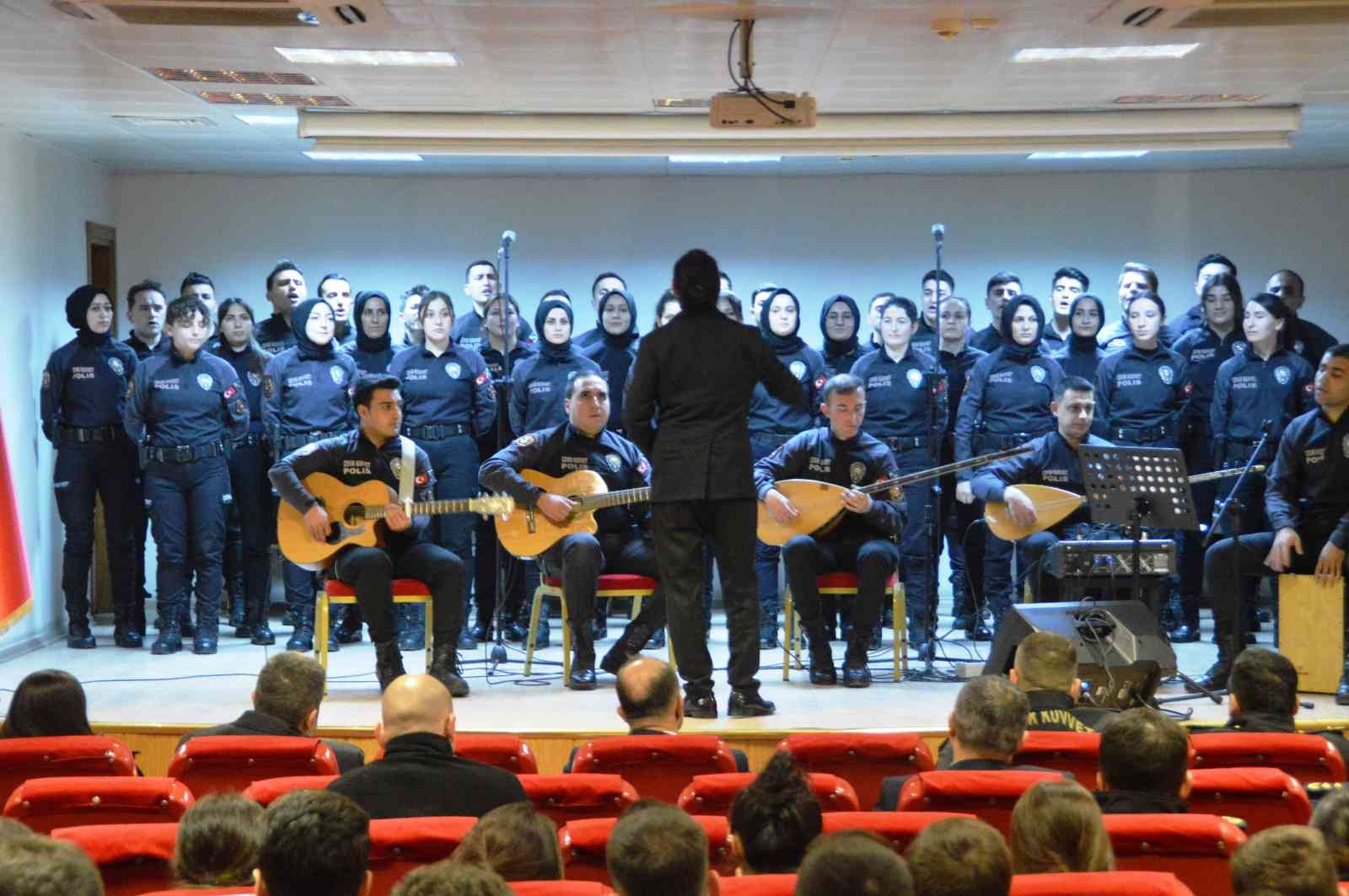 Türk Polis Teşkilatının 177. Kuruluş Yıldönümü’nde İstanbul İl Emniyet Müdürü Zafer Aktaş, Çevik Kuvvet Şube Müdürlüğü Bayrampaşa Yerleşkesi’nde ...