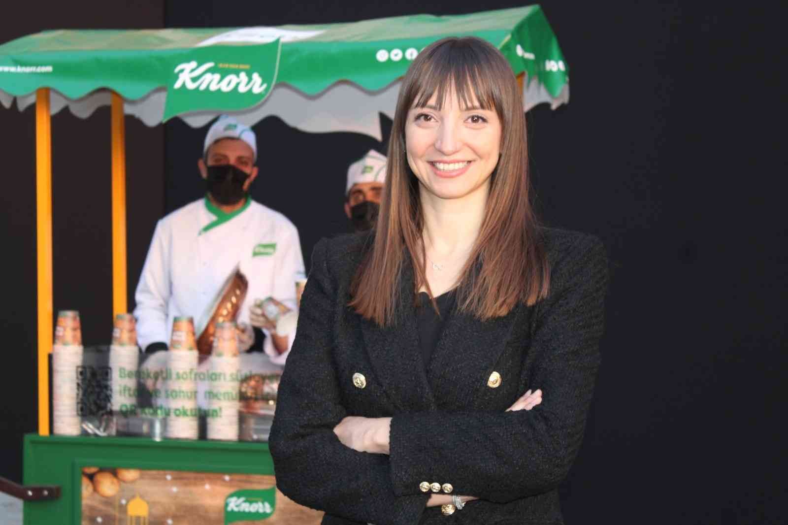 Kadıköy sokaklarını, iftar saatinde düzenlenen açık hava çalışmasıyla enfes çorba kokusu sardı. Akşam işinden dönenlere, trafikte kalanlara, eve ...