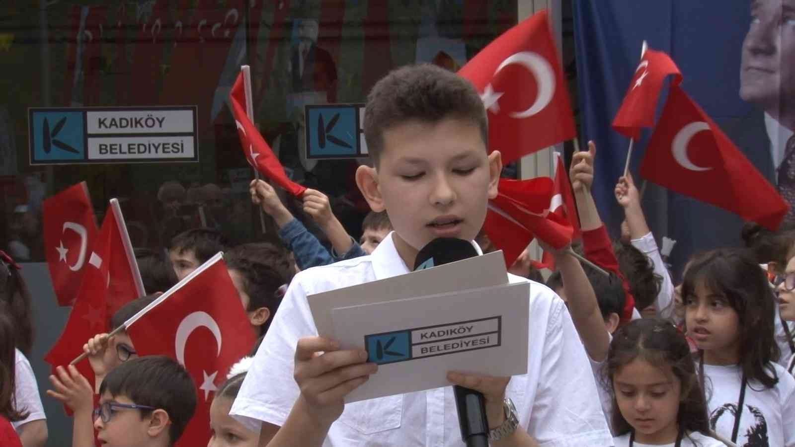 Kadıköy’de üç bin kitap ve çalışma alanlarıyla çocuklara hizmet verecek olan Defne Park Çocuk Kütüphanesi açıldı. Kütüphane açılışını Başkan ...