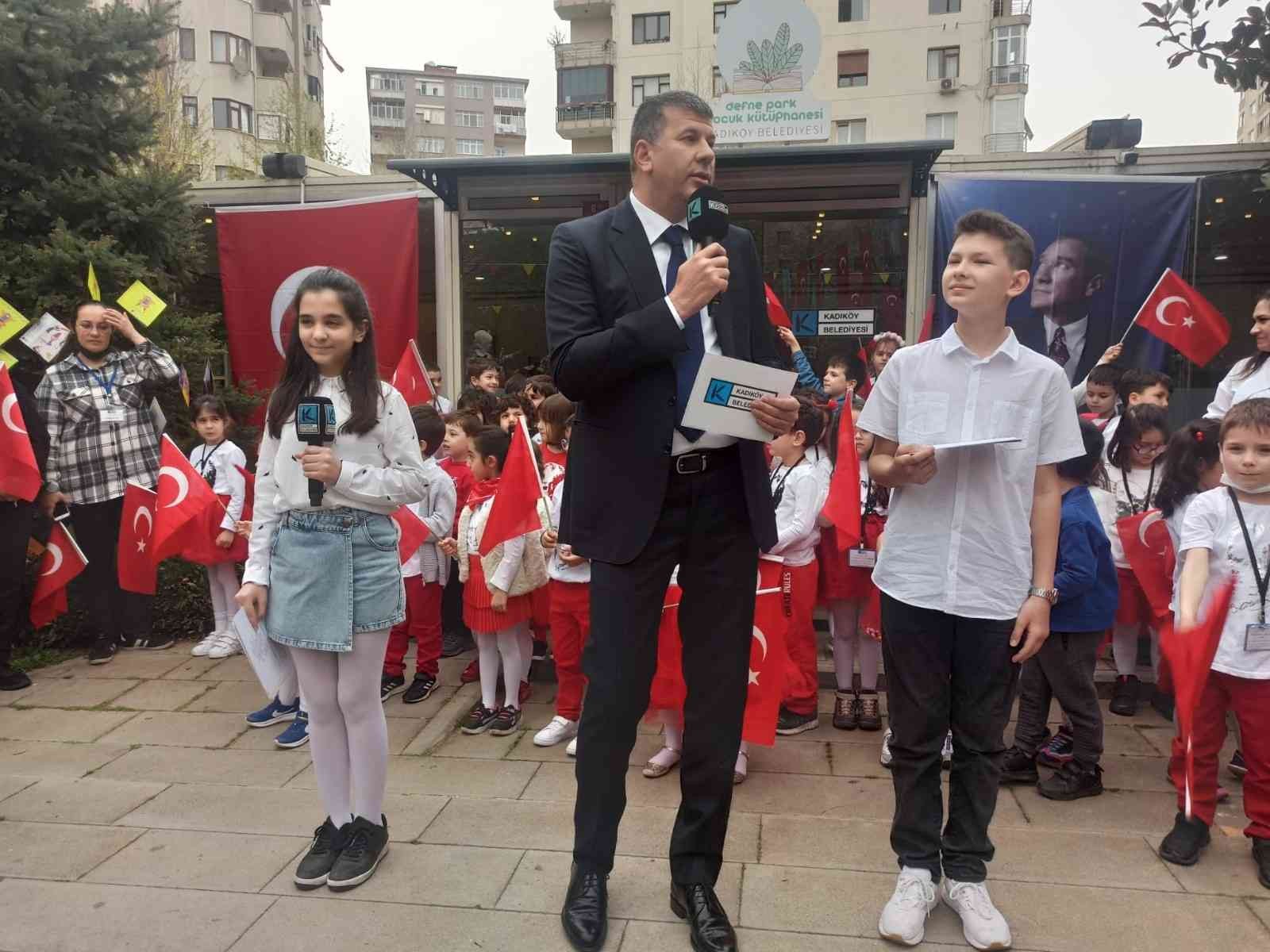 Kadıköy’de üç bin kitap ve çalışma alanlarıyla çocuklara hizmet verecek olan Defne Park Çocuk Kütüphanesi açıldı. Kütüphane açılışını Başkan ...