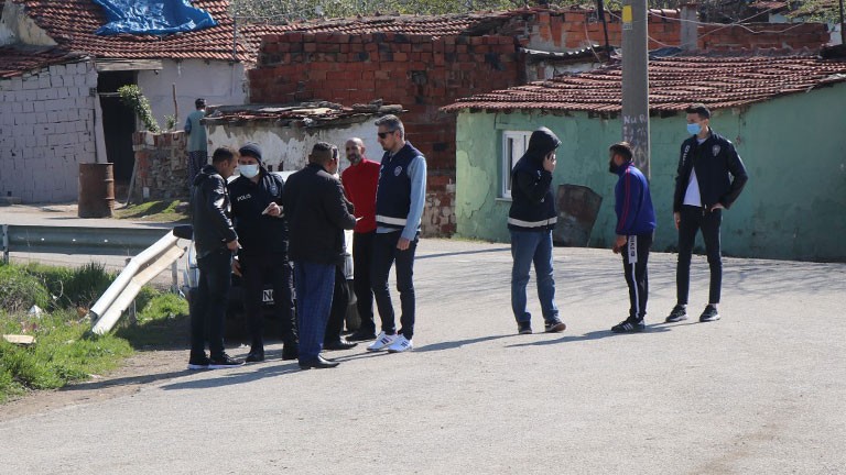 Edirne’nin Keşan ilçesinde 130 polisin katıldığı, ’Huzur ve Güven’ uygulaması yapıldı. 954 kişinin GBT’sinin sorgulandığı uygulamada 9 bin 805 ...