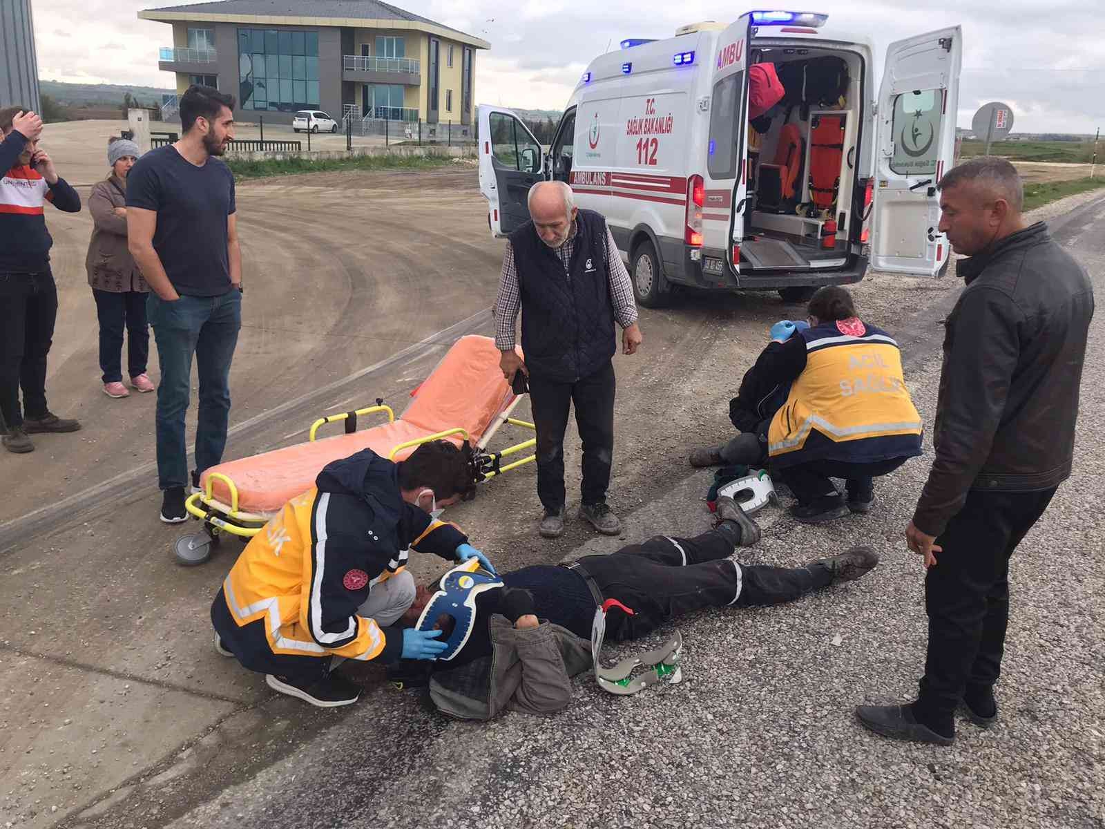 Kırklareli’nin Pınarhisar ilçesinde triportör ile tırın çarpıştığı kazada 2 kişi yola savruldu. Kaza, Pınarhisar ilçesinin girişinde meydana ...