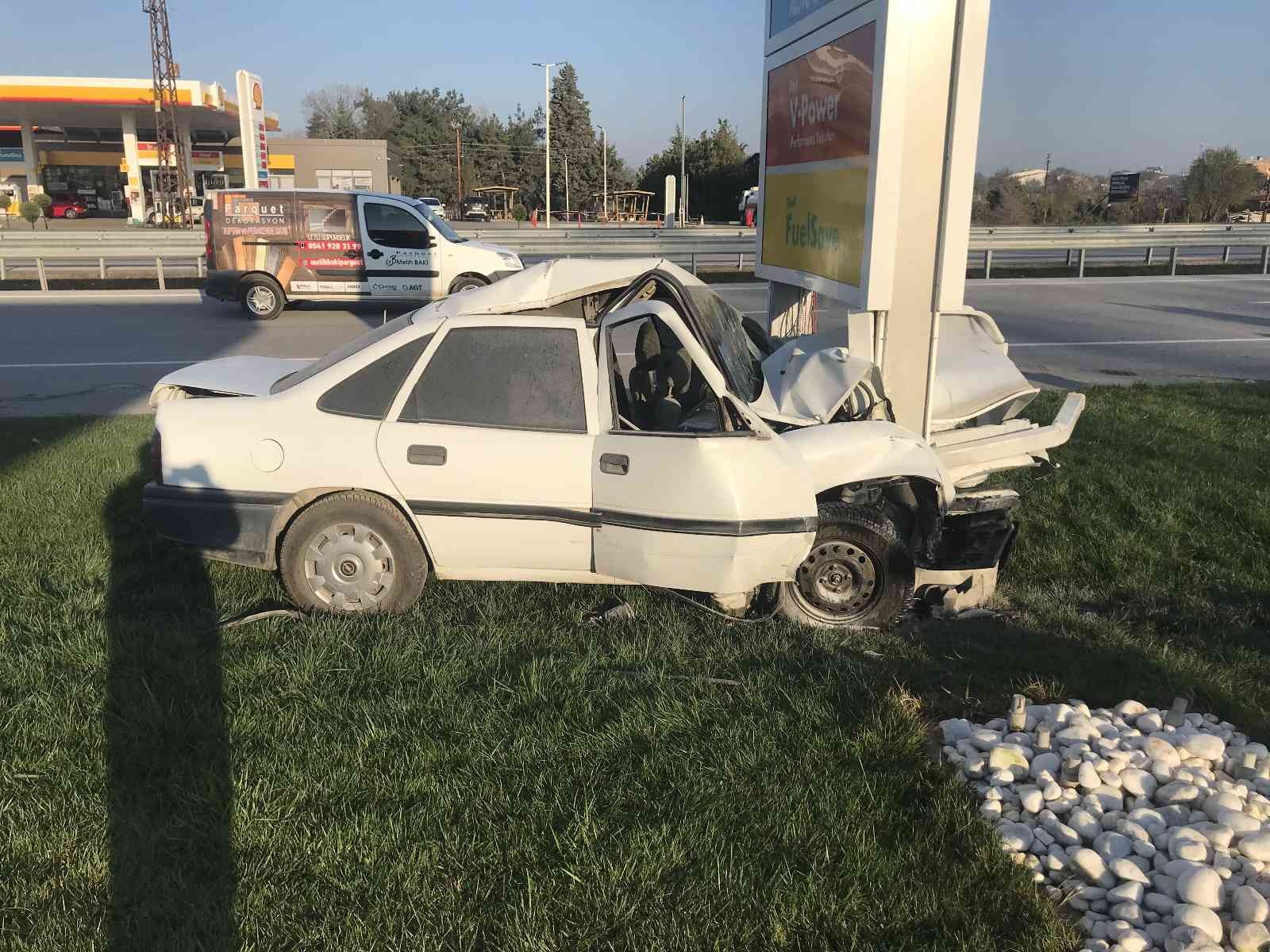 Kırklareli’nde meydana gelen trafik kazasında 1 kişi hayatını kaybetti. Alınan bilgiye göre, 35 V 0398 plakalı Ali Kuran yönetimindeki otomobil ...