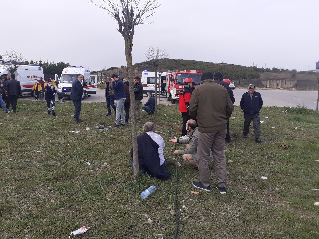 Kocaeli’nin Dilovası ilçesinde servis otobüsüyle tırın çarpışması neticesinde meydana gelen kazada 22 kişi yaralandı. Araçlardan çıkarılan bazı ...