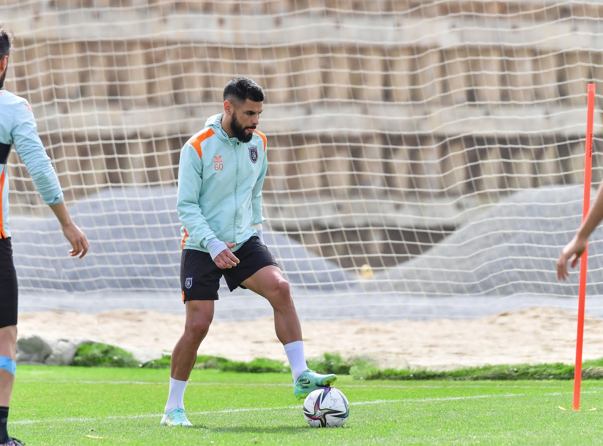 Medipol Başakşehir, Spor Toto Süper Lig’in 31. haftasında Yeni Malatyaspor ile evinde oynayacağı maçın hazırlıklarına yaptığı antrenmanla ...