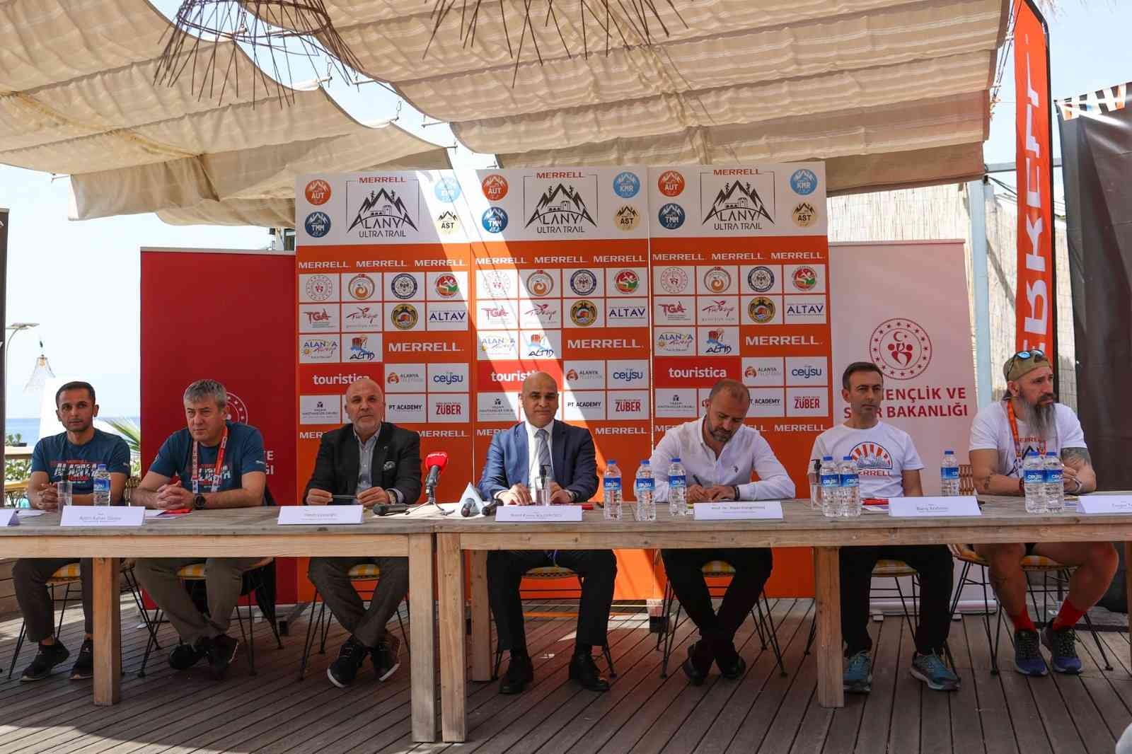 Patika koşusu alanında katılımcılara dört farklı parkur seçeneği sunan Merrell Alanya Ultra Trail, yarın Alanya İskele Meydanı’nda 34 ülkeden 703 ...