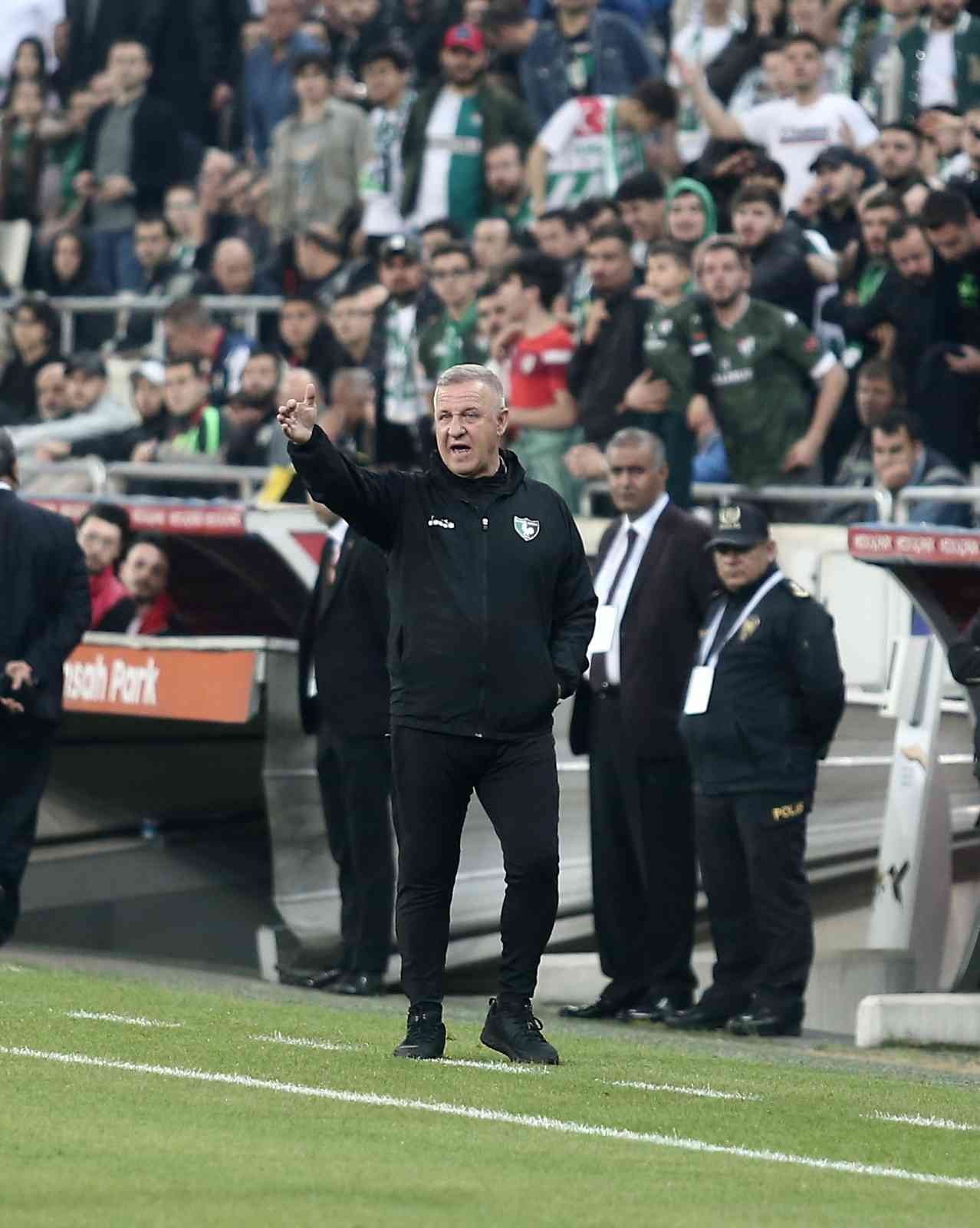 Denizlispor Teknik Direktörü Mesut Bakkal, "Maça moralli geldik fakat kazanamadık" dedi. Spor Toto 1. Lig’in 34. haftasında Denizlispor ...