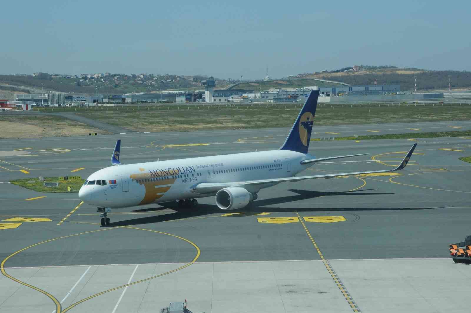 Moğolistan’ın bayrak taşıyıcı havayolu şirketi Mongolian Airlines, İstanbul Havalimanı seferlerine başladı. Başkent Ulan Batur’dan Boeing 767-300 ...