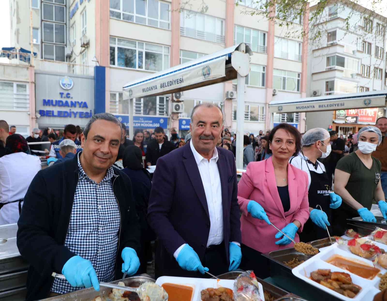 Mudanya Belediyesi’nin düzenlediği geleneksel ramazan şenlikleri Tirilye ve Güzelyalı’nın ardından Mütareke Meydanı’nda son buldu. Ramazan ayının ...