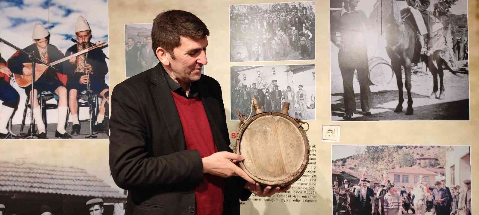 Bursa’da Sorgun köylüleri, kurdukları müzeyle köye gelenlere tarihlerini tanıtıyorlar. Keles ilçesi Sorgun köyü sakinleri köylerine müze kurdu ...