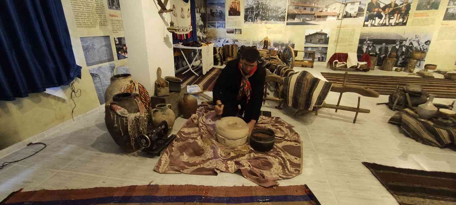 Bursa’da Sorgun köylüleri, kurdukları müzeyle köye gelenlere tarihlerini tanıtıyorlar. Keles ilçesi Sorgun köyü sakinleri köylerine müze kurdu ...