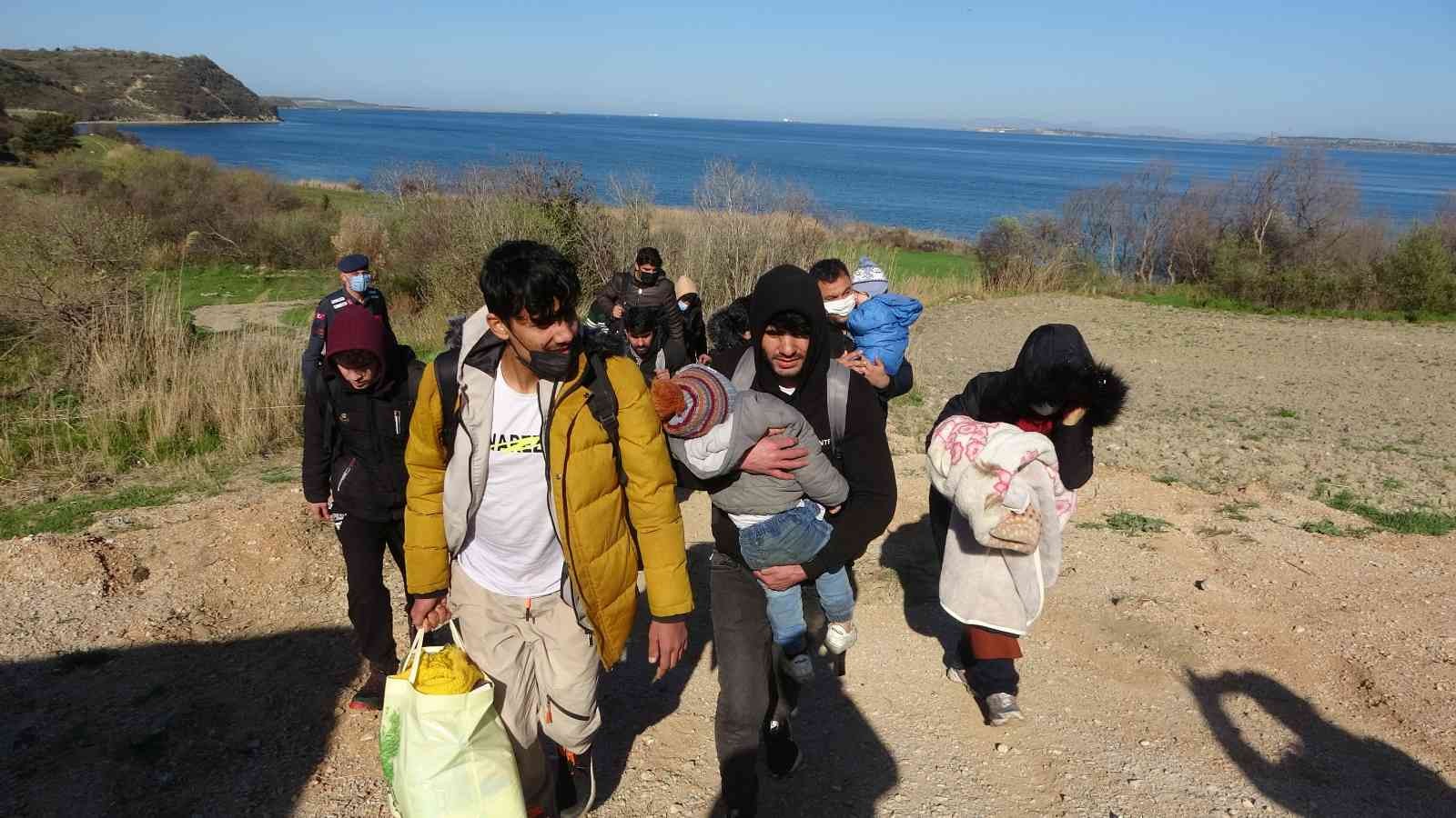 Çanakkale’de, jandarma ve Sahil Güvenlik ekiplerinin ortaklaşa düzenlediği operasyonda 123 düzensiz göçmen ve 2 organizatör yakalandı. Umuda ...