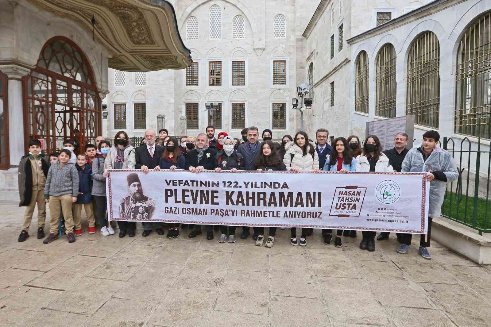 Plevne Kahramanı Gazi Osman Paşa, vefatının 122’nci yılında kabri başında anıldı. Gaziosmanpaşa Belediyesi, Plevne Kahramanı Gazi Osman Paşa’nın ...