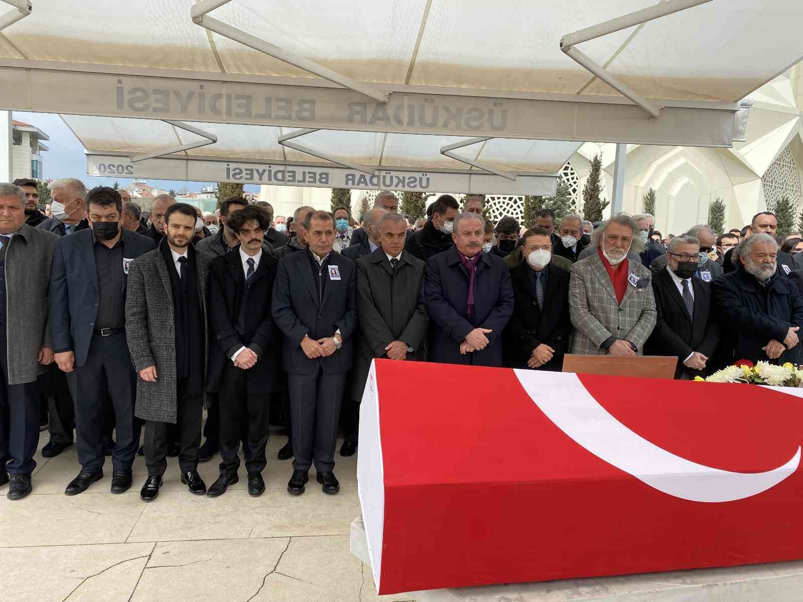 Geçtiğimiz gün hayatını kaybeden Marmara Üniversitesi Hukuk Fakültesi eski dekanı Prof. Dr. Serap Helvacı, Marmara İlahiyat Camii’nde düzenlenen ...