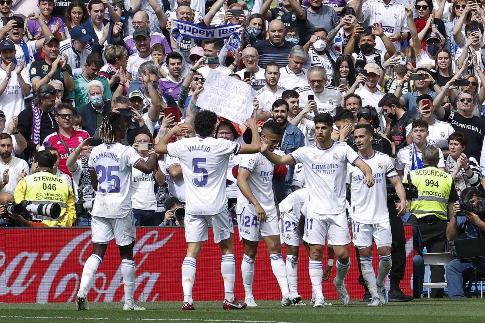 İspanya La Liga’da Real Madrid, Espanyol’u 4-0 mağlup ederek ligin bitimine 4 hafta kala şampiyonluğunu ilan etti. Madrid ekibi, böylelikle ...