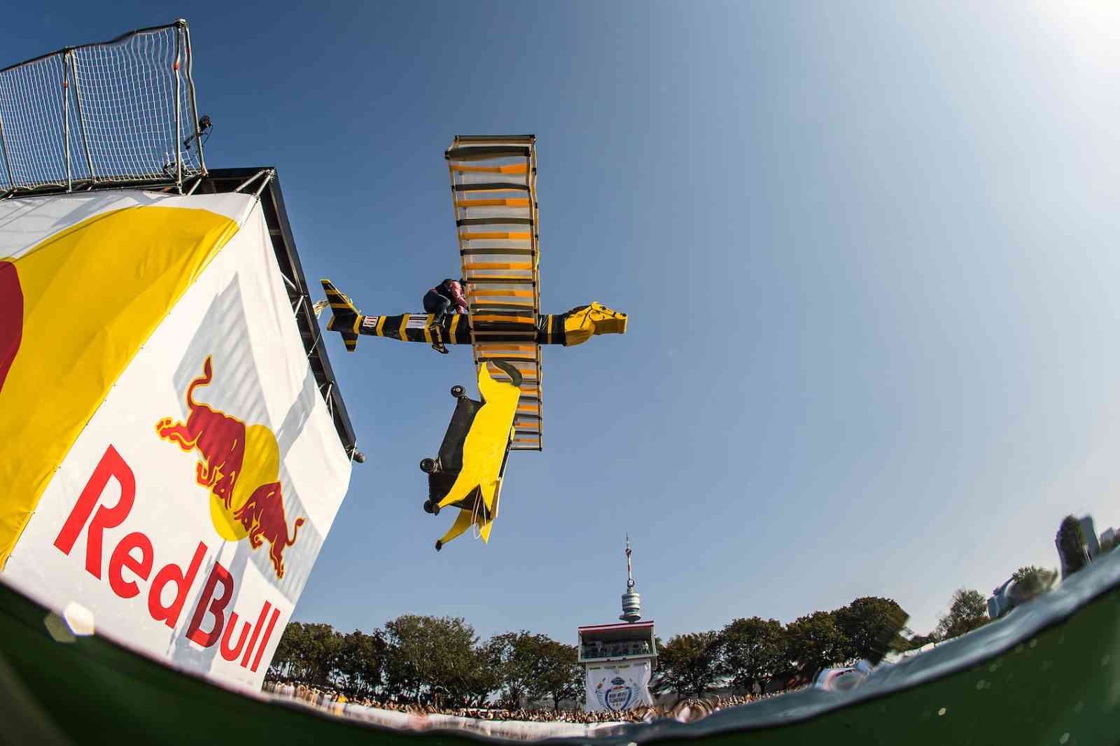 Red Bull Uçuş Günü öncesinde uçuş aracı yapacaklar için atölye düzenlenecek. Onaranlar Kulübü’yle yapılan iş birliği kapsamında ...