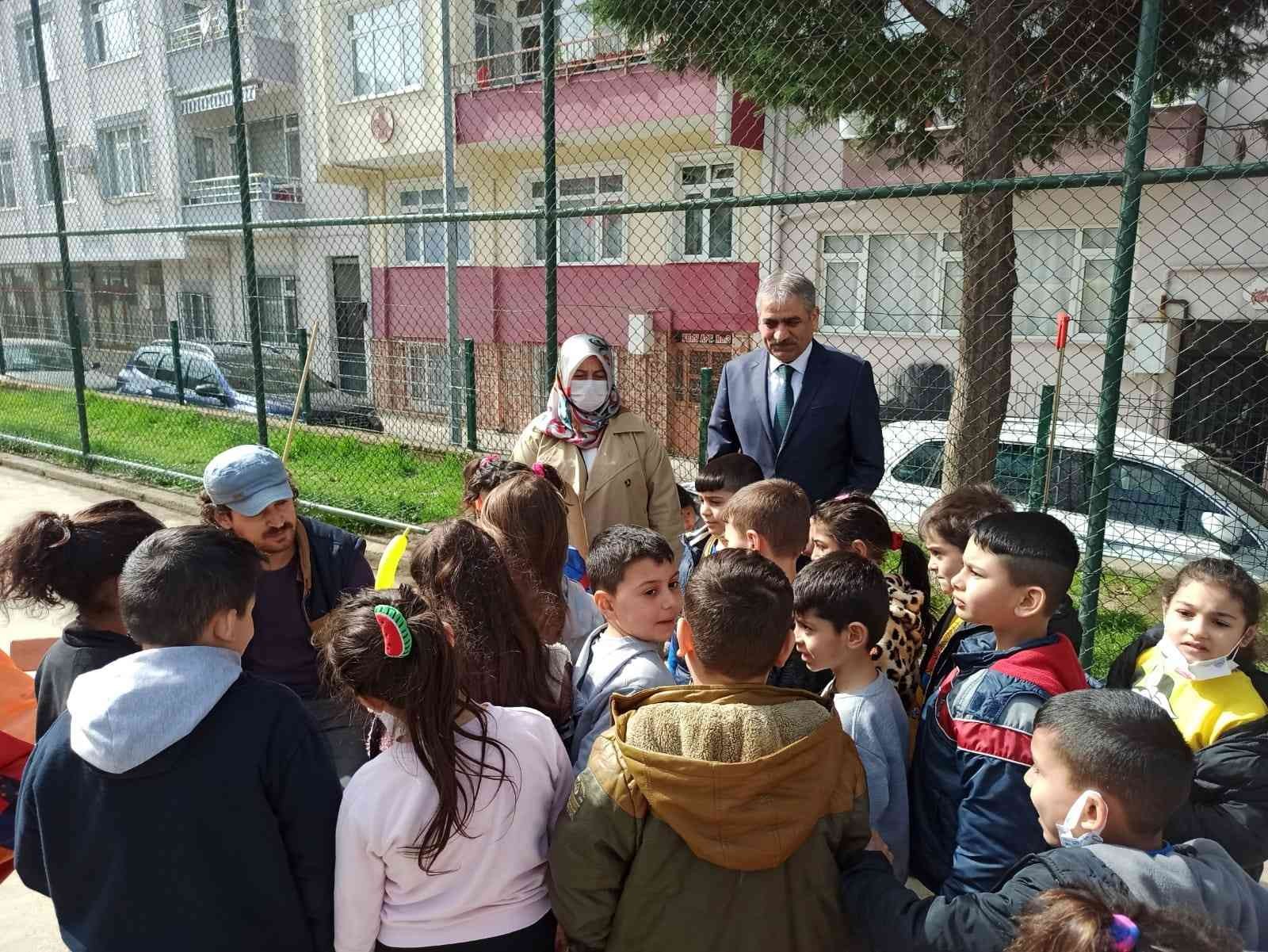 Tekirdağ’da Roman Haftası kutlamaları renkli anlara sahne oldu Tekirdağ’ın Süleymanpaşa ilçesinde “8 Nisan Roman Haftası” sebebiyle çeşitli ...