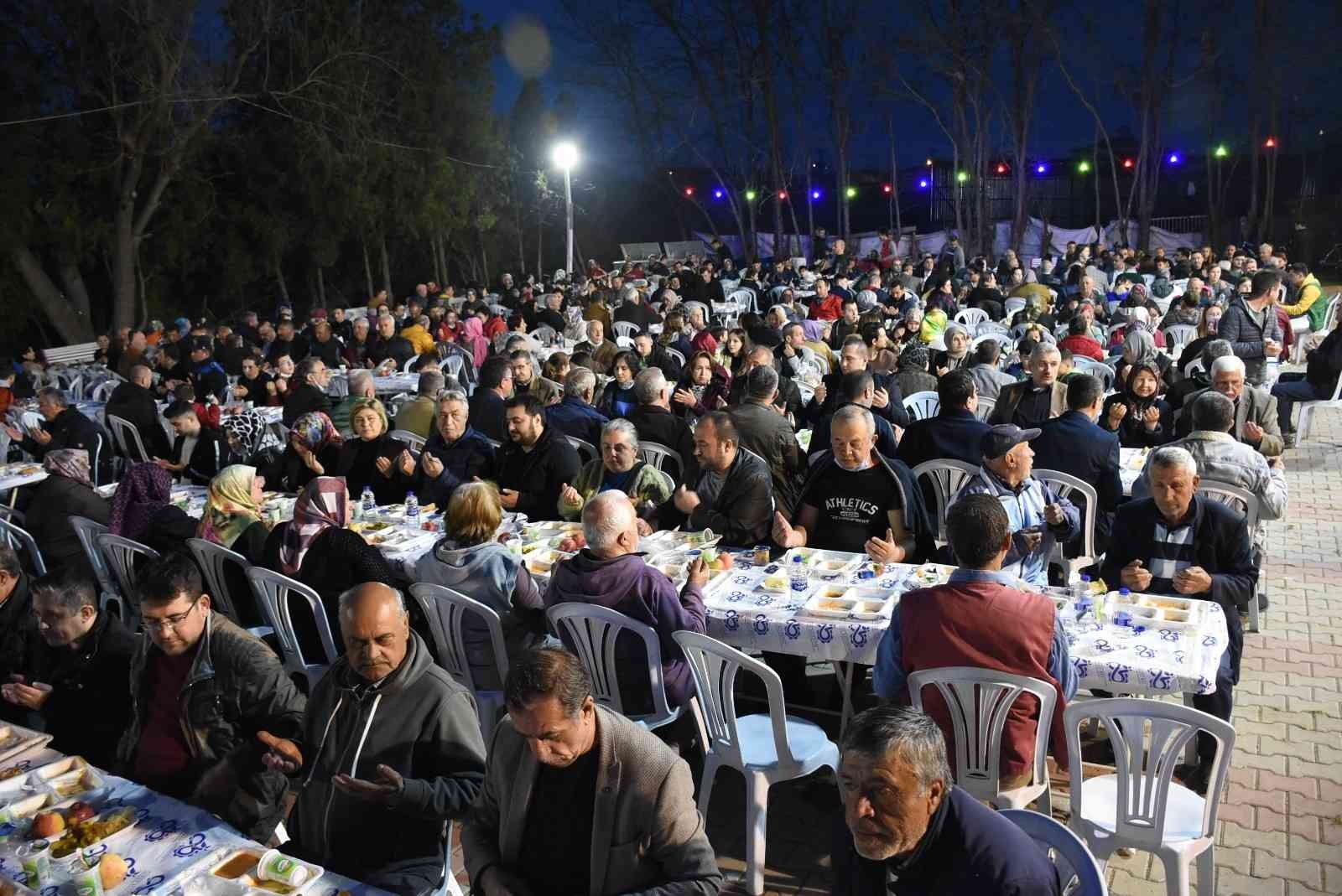 Tekirdağ’ın Çorlu ilçesine bağlı Şahpaz Mahalle Muhtarlığı tarafından her yıl Ramazan ayında düzenlenen ve geleneksel hale gelen iftar yemeğine ...