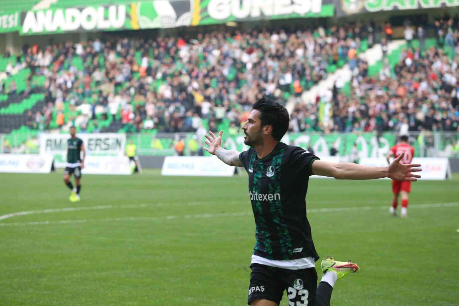 TFF 2. Lig’de 74 puanla liderliğini sürdüren Sakaryaspor’da gol yükünü iki isim sırtlıyor. Ozan Sol ve Tahir Babaoğlu attıkları gollerle yeşil ...