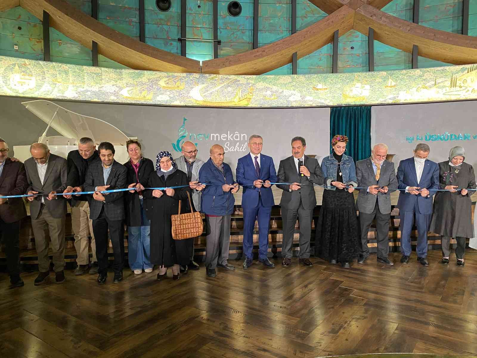 Üsküdar’ı, bir kültür sanat semti haline getiren Üsküdar Belediyesi, Efdaluddin Kılıç’ın eserlerinden oluşan ’Denizler Mürekkep Olsa’ hat ...