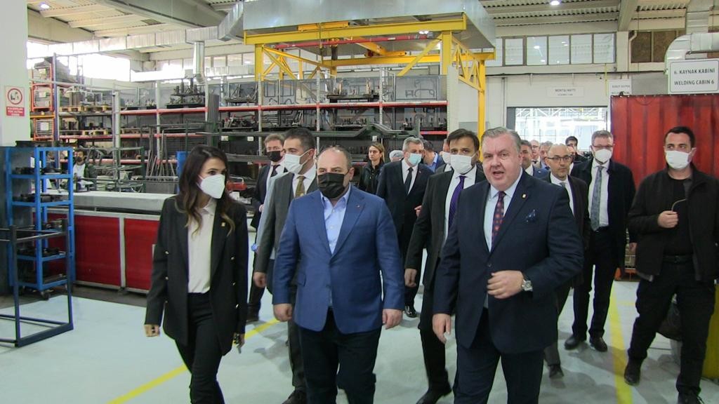 Sanayi ve Teknoloji Bakanı Mustafa Varank, "Türkiye’nin otomobili TOGG projesiyle elektrikli araçlarda, otonom araçlarda bir dönüşümü yakaladık ...