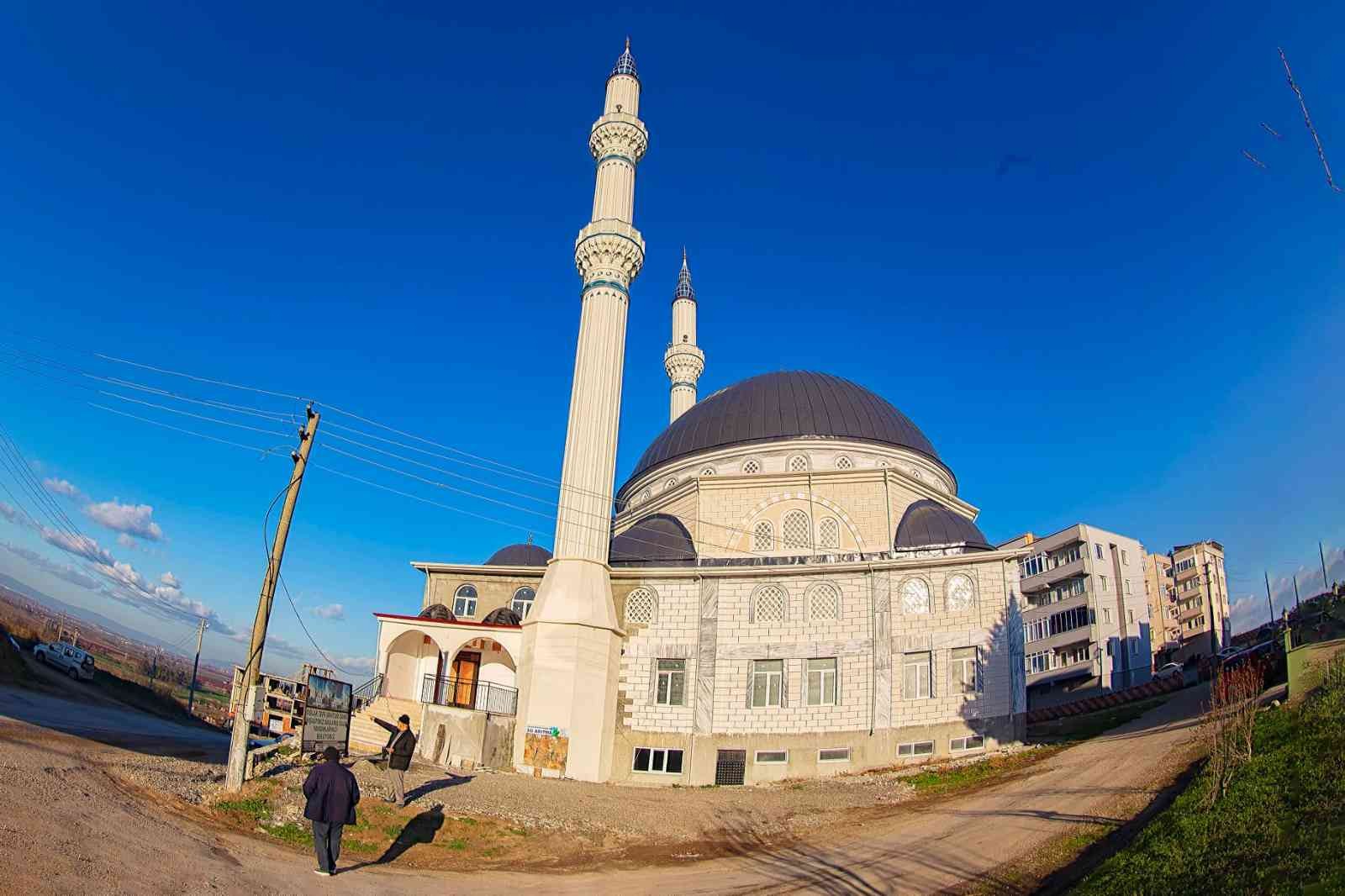 Mustafakemalpaşa Barış Mahallesi’nde şehitlerin anısını yaşatmak için yapılan Oğlak Tepe Şehitler Cami ibadete açıldı. 2019 yılı Ağustos ayında ...