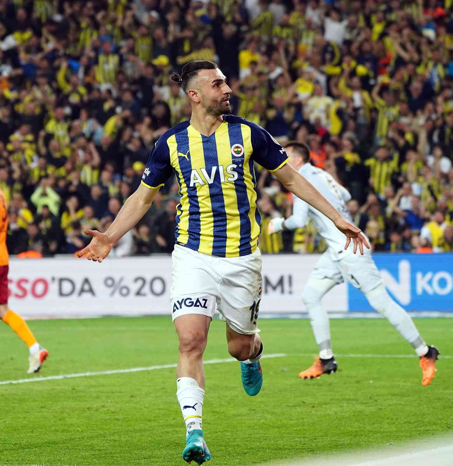 Fenerbahçe’nin forveti Serdar Dursun, Galatasaray karşısında attığı golle toplamda 10 gole ulaştı. Fenerbahçe’nin 30 yaşındaki forveti Serdar ...