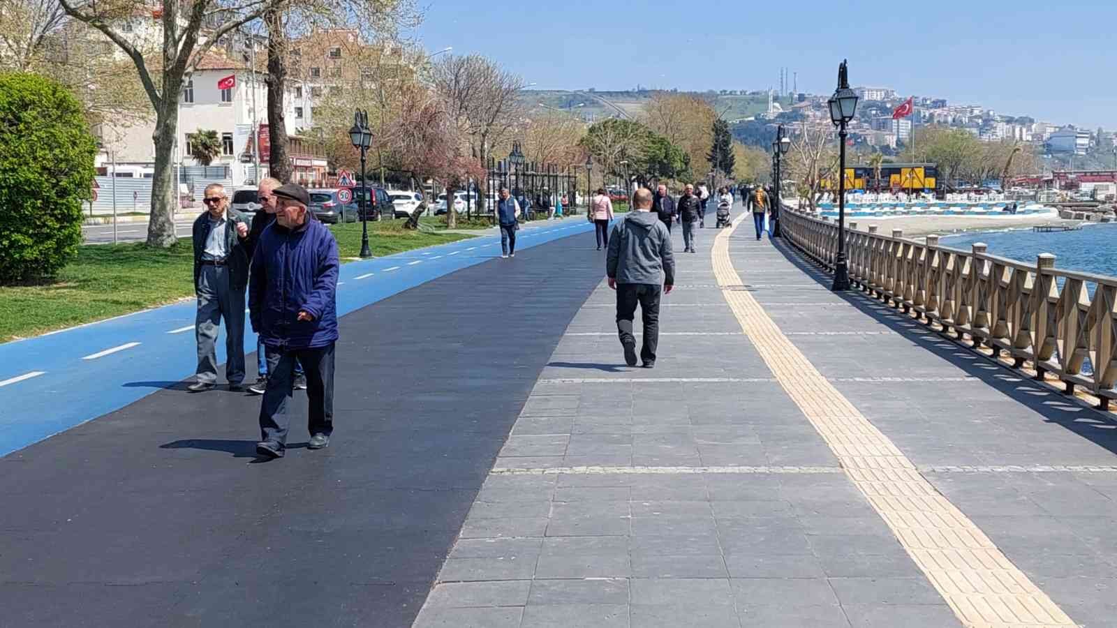 Tekirdağ’ın Süleymanpaşa ilçesinde vatandaşlar soğukların ardından güzel havanın tadını çıkardı Trakya başta olmak üzere Marmara Bölgesi’ni ...