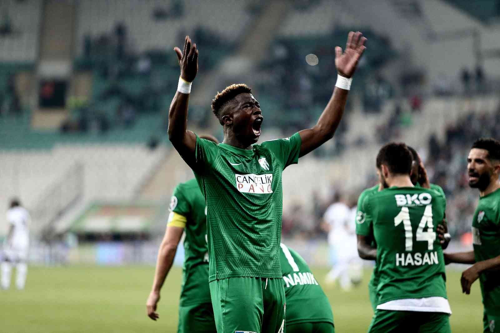 Spor Toto 1. Lig’in 31. haftasında Bursaspor, Kocaelispor’u ağırladı. Ev sahibi ekip, mücadeleyi 2-1 kazanarak puanını 31’e yükseltti. Maçtan ...