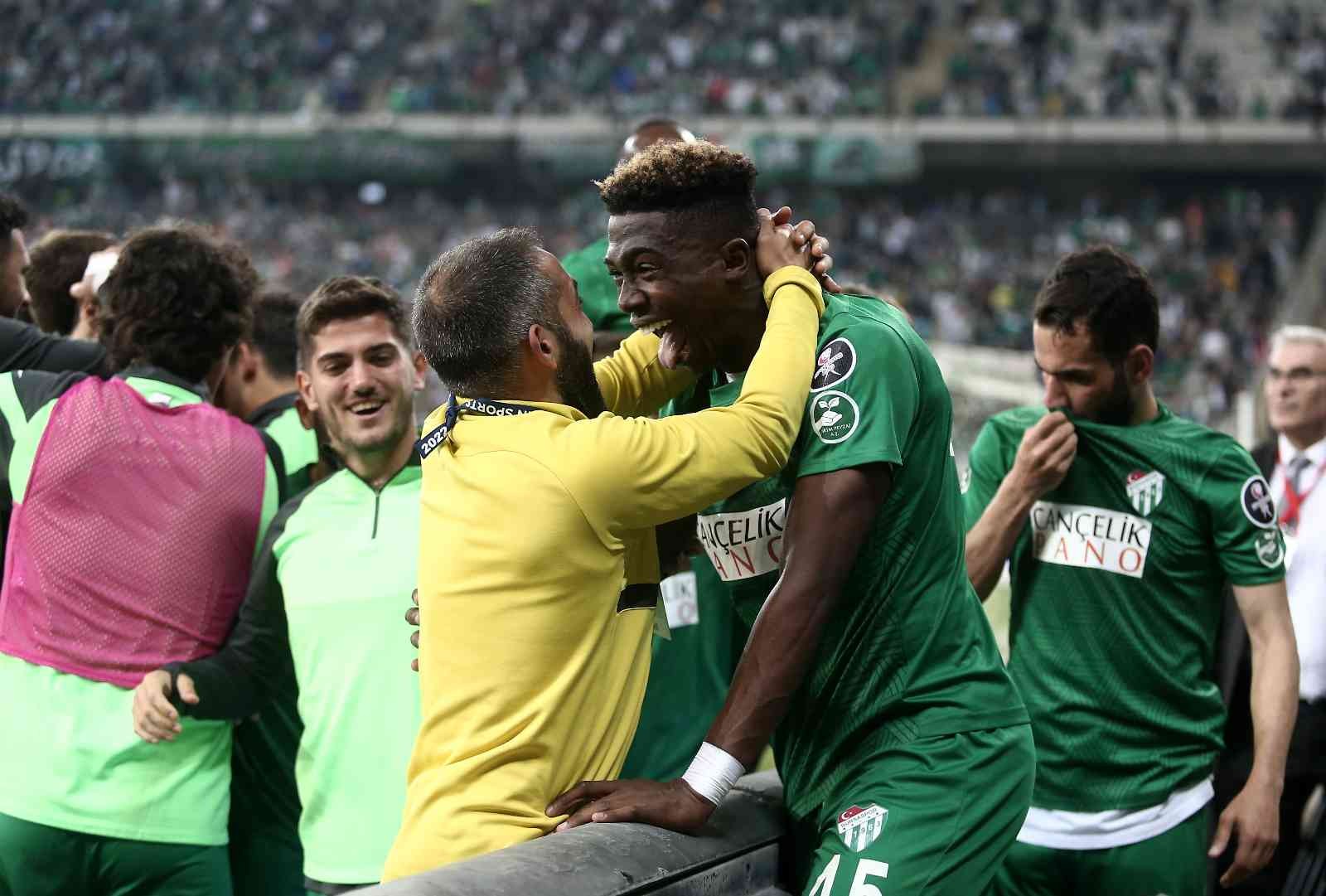 Spor Toto 1. Lig’in 31. haftasında Bursaspor, Kocaelispor’u ağırladı. Ev sahibi ekip, mücadeleyi 2-1 kazanarak puanını 31’e yükseltti. Maçtan ...