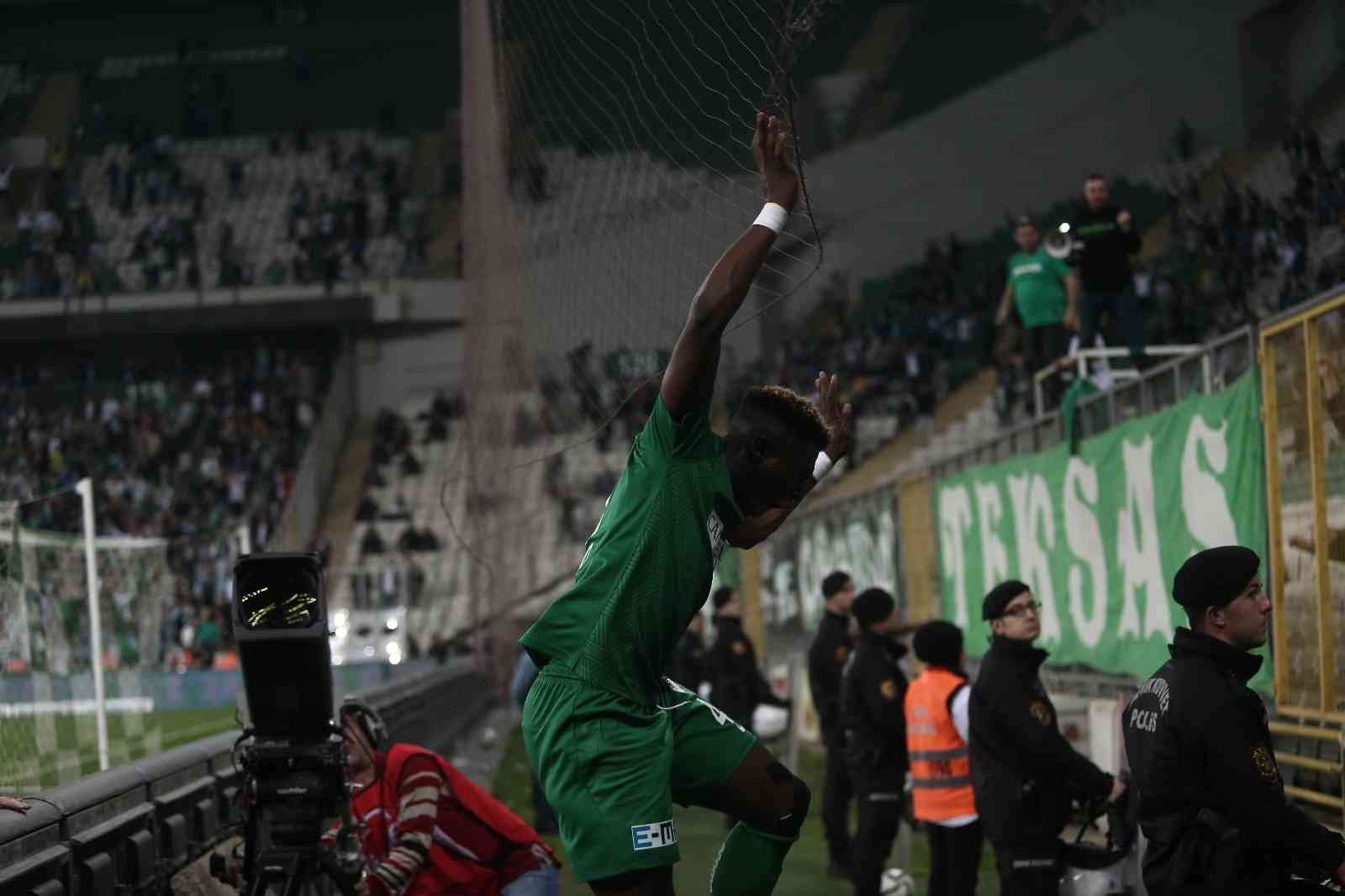 Spor Toto 1. Lig’in 31. haftasında Bursaspor, Kocaelispor’u ağırladı. Ev sahibi ekip, mücadeleyi 2-1 kazanarak puanını 31’e yükseltti. Maçtan ...