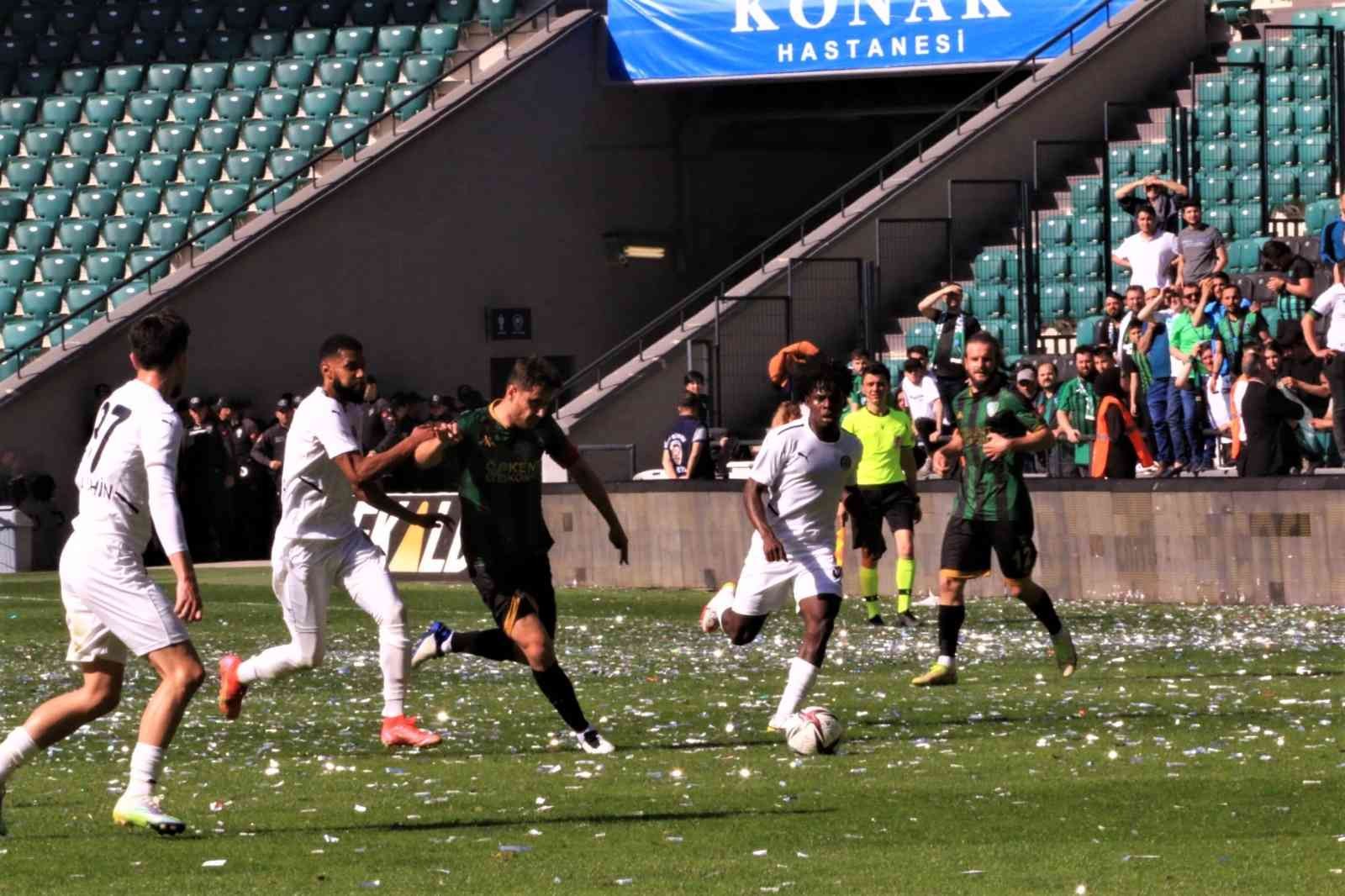 Spor Toto 1. Lig’in 34. haftasında Kocaelispor, sahasında karşılaştığı Manisa Futbol Kulübü’nü 2-1’lik skorla mağlup etti. Maçtan dakikalar 13 ...