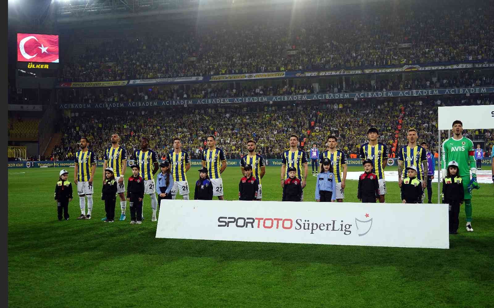 Spor Toto Süper Lig’in 32. haftasında Fenerbahçe, sahasında Galatasaray ile karşı karşıya geliyor. Müsabakanın ilk 27 dakikası sarı-lacivertli ...