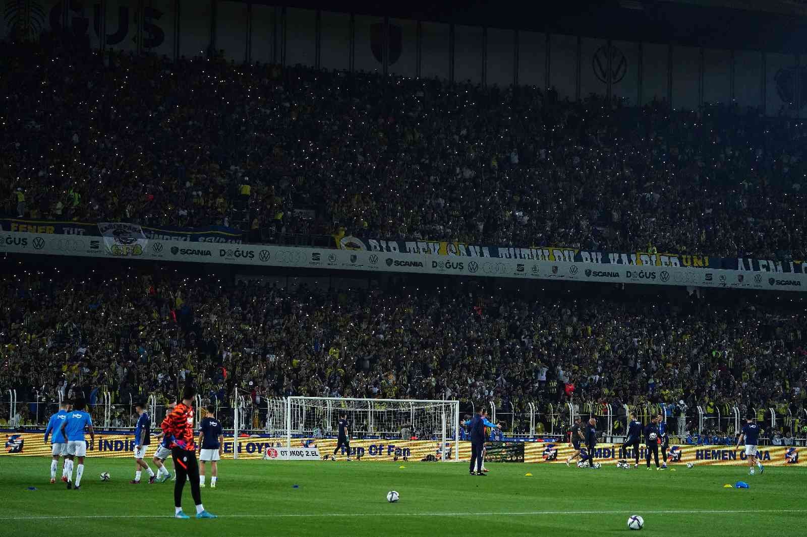 Spor Toto Süper Lig’in 32. haftasında Fenerbahçe, sahasında Galatasaray ile karşı karşıya geliyor. Müsabakanın ilk 27 dakikası sarı-lacivertli ...