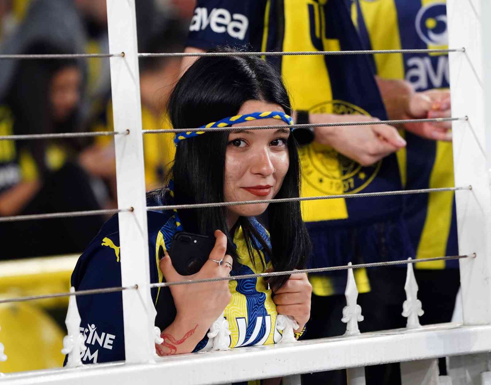 Spor Toto Süper Lig’in 32. haftasında Fenerbahçe, sahasında Galatasaray ile karşı karşıya geliyor. Müsabakanın ilk 27 dakikası sarı-lacivertli ...