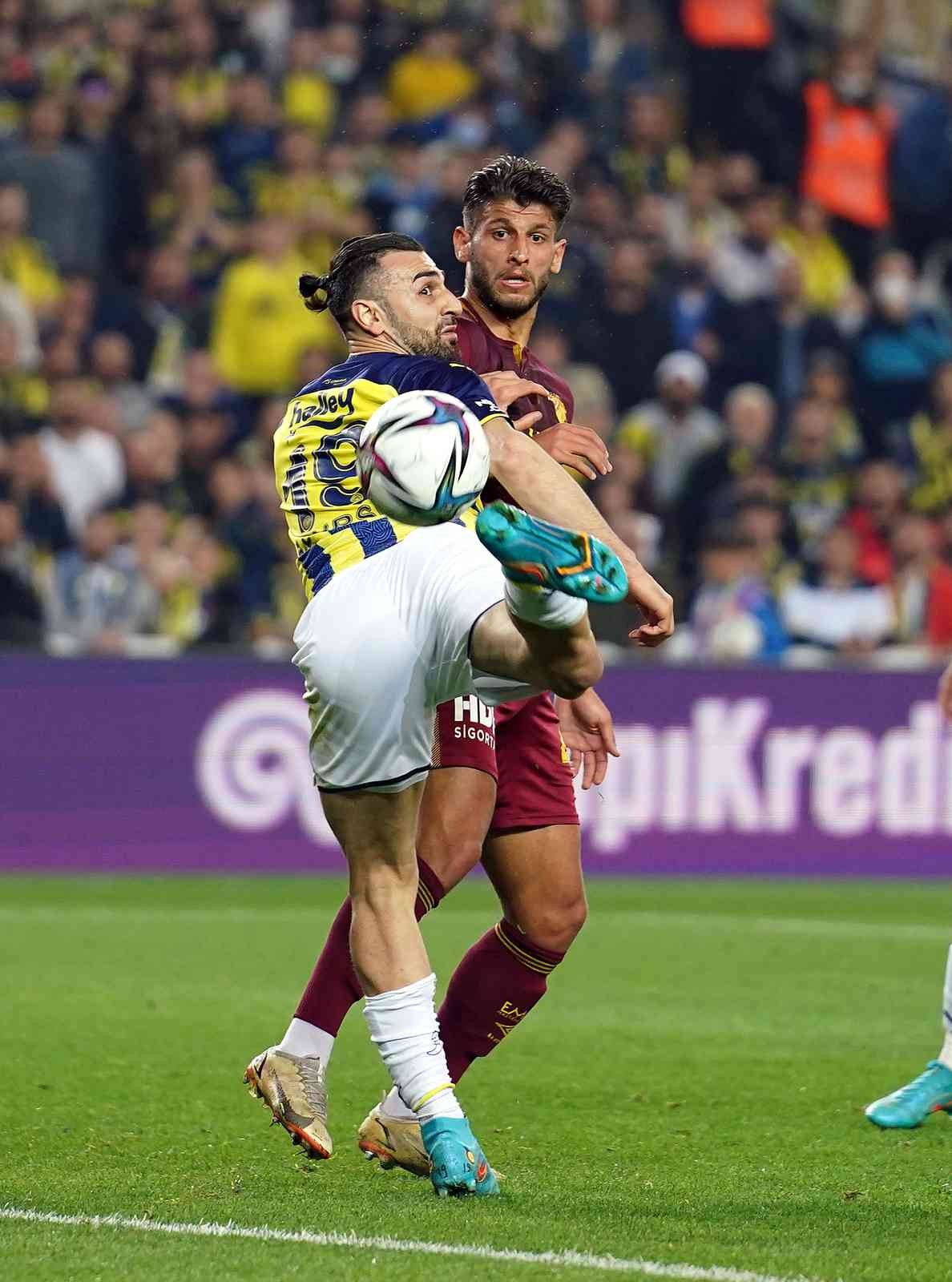 Spor Toto Süper Lig’in 33. haftasında Fenerbahçe sahasında Göztepe ile karşılaşıyor. Mücadelenin ilk yarısı sarı-lacivertlilerin 1-0’lık ...